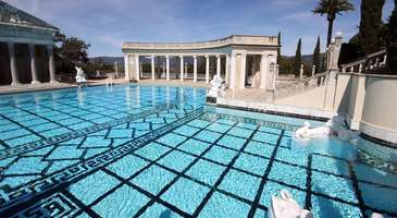 La Piscines Romaines havuzlarında yüzün