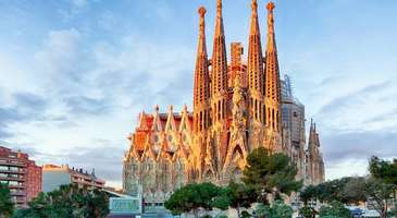 La Sagrada Familia'yı ziyaret edin
