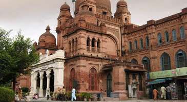 Lahor Müzesi’nin sanat ve tarih kokan galerilerinin atmosferinde geçmişe yolculuk yapın