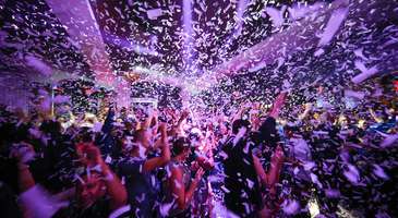 Gece hayatının tadını çıkarın