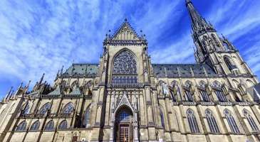 Yeni Katedral'i ziyaret edin
