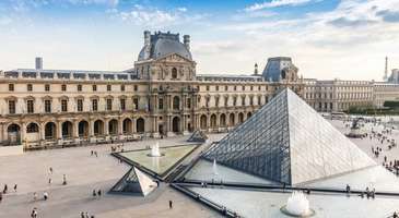 Louvre Müzesi'ni ziyaret edin