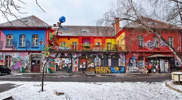 Metelkova'yı keşfedin