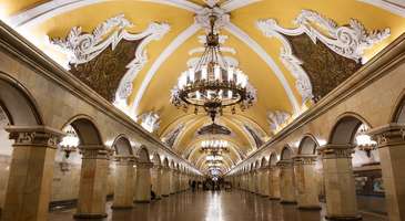 Dünyaca ünlü Moskova Metrosu’nun saraylara layık istasyonlarını keşfedin