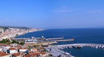 Yanbu Al Bahr Plajı’nda güneşlenin