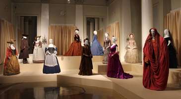 Fashion Museum’a (Moda Müzesi) gidin