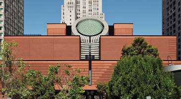 Modern Sanatlar Müzesi’nde dolaşın  