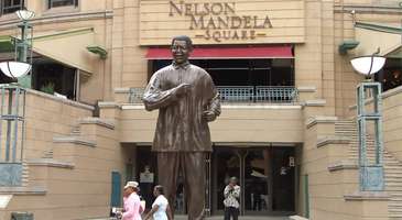 Nelson Mandela Meydanı