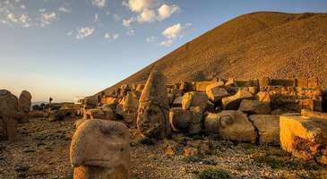 Nemrut Dağı’nda seyrine doyum olmaz manzaralara şahitlik edin