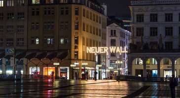 Neuer Wall bölgesinde alışveriş yapın 