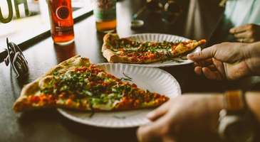 Küçük İtalya'da pizza yiyin