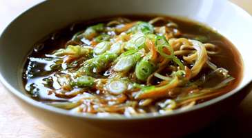 Noodle Çorbası