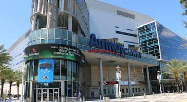 Amway Center’da basketbol maçı izleyin
