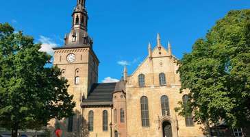 Oslo Katedrali’ne gidin