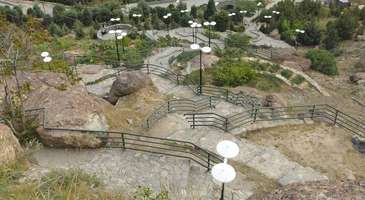 Park-e Jamshidieh’de piknik yapın