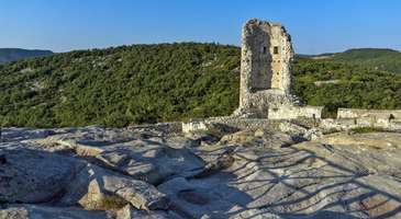 Ortaçağdan kalma antik Perperikon’u ziyaret edin