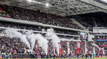 Philips Stadyumu’nda maç izleyin  