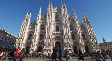 Piazza Duomo’da geçmişi koklayın 