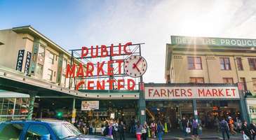 Pike Place Market’i sokak sokak gezin