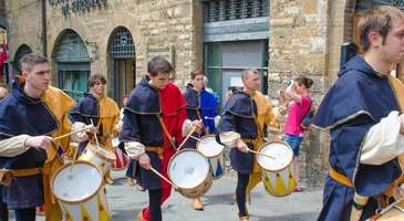 Şehrin eğlenceli festivallerine ve etkinliklerine katılın  