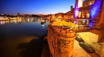 Porto’nun hareketli gecelerinde eğlencenin tadına varın  