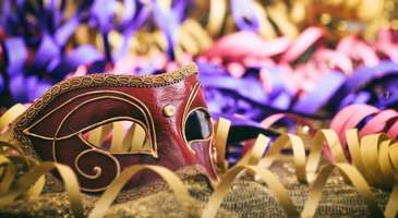 Kutlamalara ve festivallere katılın