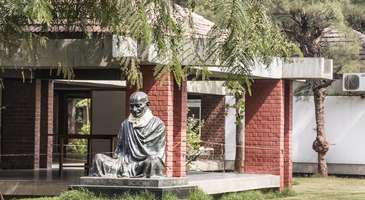 Sabarmati Ashram’da Mahatma Gandhi’yi ve öğretilerini yad edin