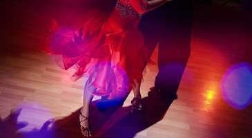 Salsa dansı yapın