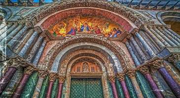 San Marco Bazilikası’nın ihtişamlı yapısını inceleyin