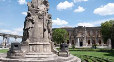 Chapultepec Kalesi’nde Mexico City tarihini keşfedin
