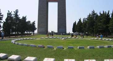 Çanakkale Şehitleri Anıtı