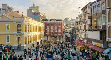 Senado Meydanı'na gidin