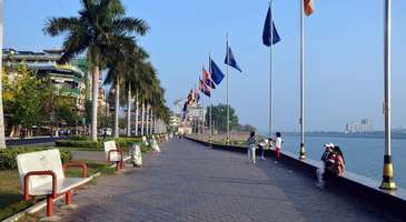 Sisowath Quay Aha’da yürüyüş yapın