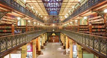 Güney Avustralya Eyalet Kütüphanesi’nde kitapları inceleyin 