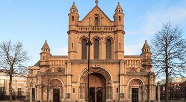 St. Anne’s Katedrali’ni ziyaret edin