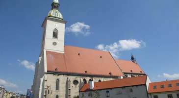 Gotik tarzda inşa edilen katedrali ziyaret edin