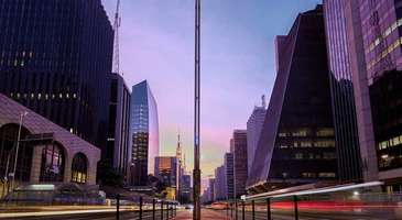 Sunset Meydanı’nda günbatımını izleyin