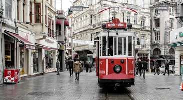 Taksim Meydanı'ndan Tünel'e kadar yürüyün