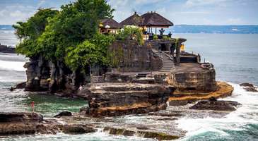 Tanah Lot Deniz Tapınağı’nda güneşi batırın