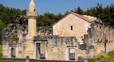 Tarihi Ala Camii’nde medeniyetlerin buluşmasına tanık olun