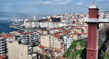 Tarihi Asansör’den körfezi seyredin 