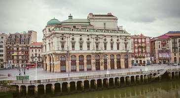 Teatro Arriaga’da düzenlenen gösterileri izleyin  