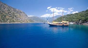 Tekne turuna çıkın, koylarını dolaşın