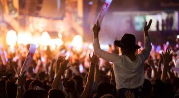 Festivallerine katılın, gecelerinde eğlenin