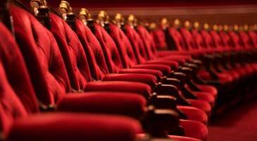 Oran Tiyatrosu’nda bir oyun izleyin