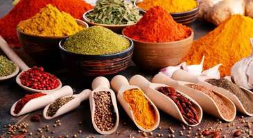 Baharat ve altın alışverişine çıkın  