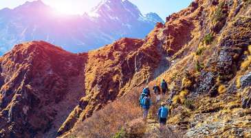 Yürüyüş yapın ya da macera sporlarını deneyin