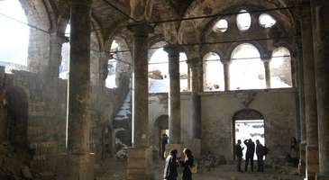 Üç Azizer Kilisesi'ni görün  