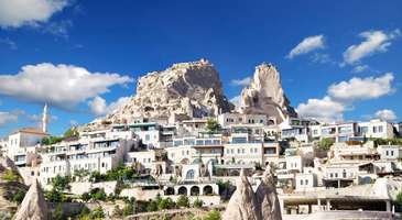 Manzaraya bir de Uçhisar Kalesi’nden bakın  