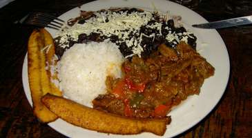 Siyah fasulye: Pabellon criollo